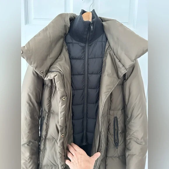 Soia & Kyo heavy down winter jacket w/ detachable real fur hood. Size small - Picture 1 of 8